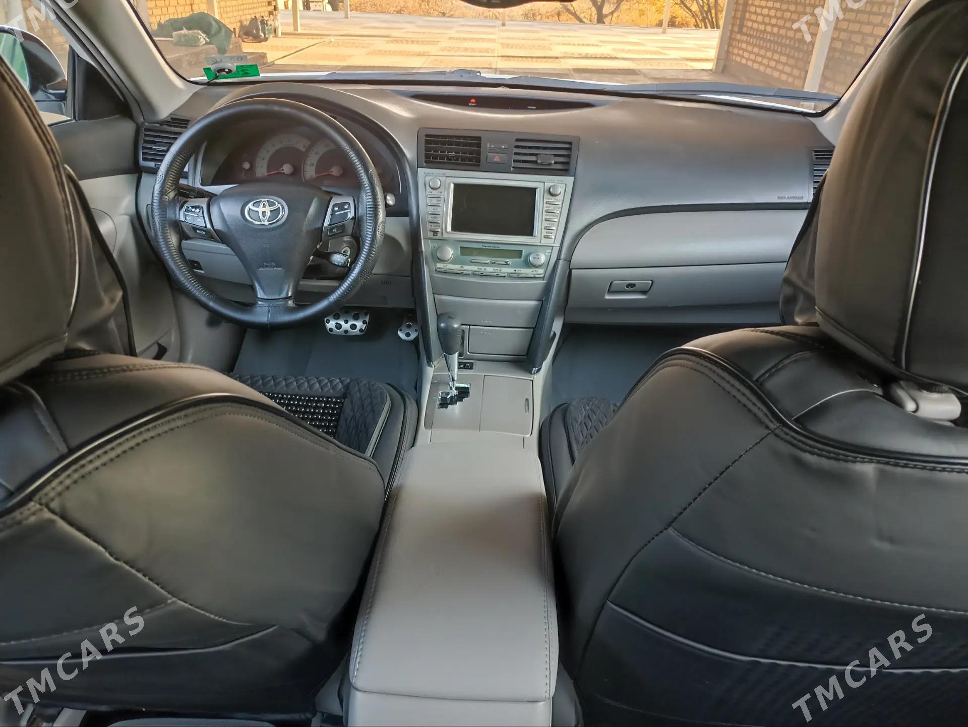 Toyota Camry 2010 - 195 000 TMT - Baýramaly - img 8