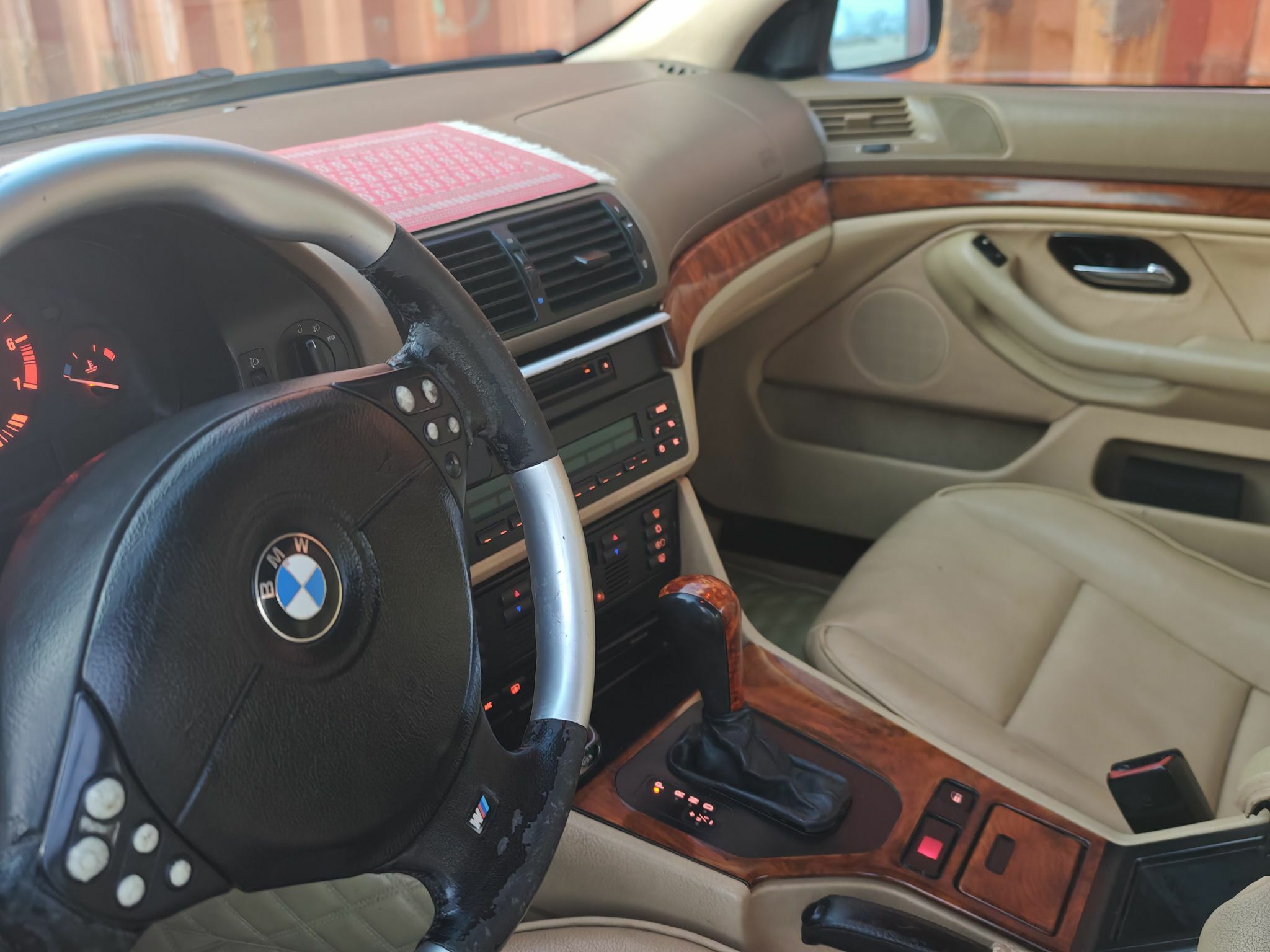 BMW E39 2001 - 110 000 TMT - Türkmenbaşy - img 1