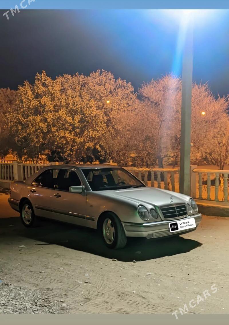 Mercedes-Benz E320 1997 - 110 000 TMT - Balkanabat - img 5