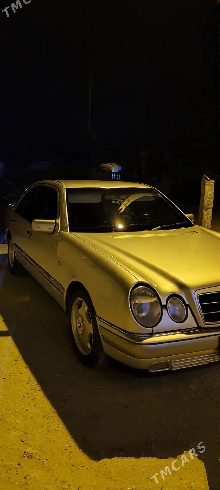 Mercedes-Benz E320 1997 - 110 000 TMT - Balkanabat - img 7