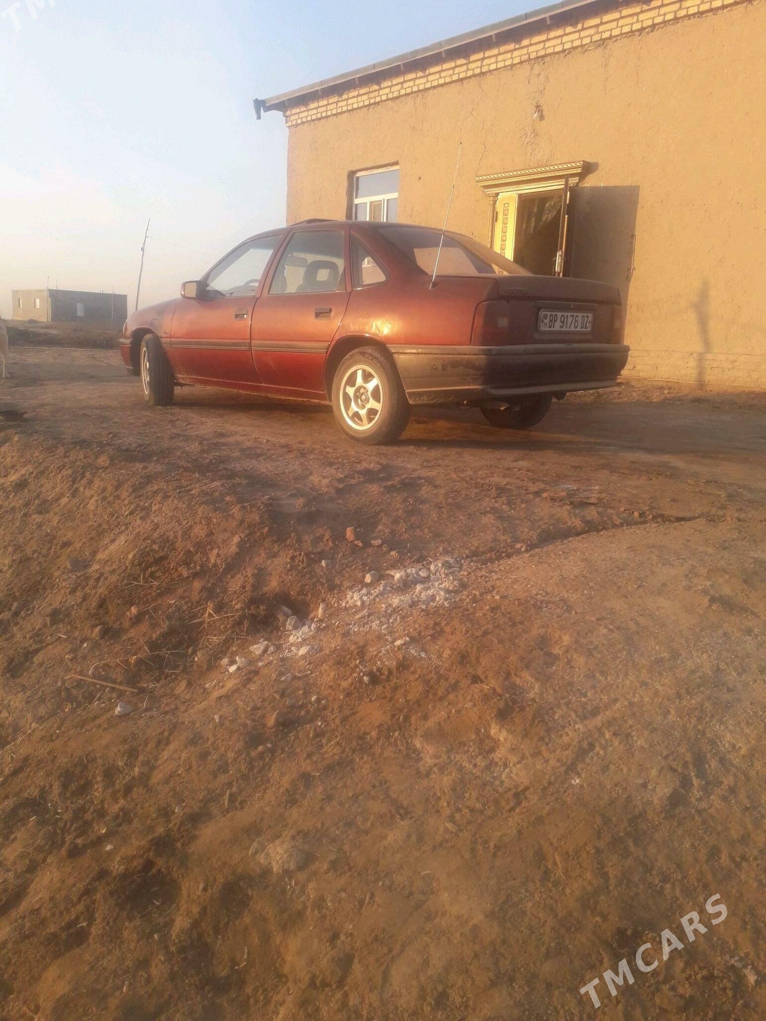Opel Vectra 1992 - 25 000 TMT - Дашогуз - img 2