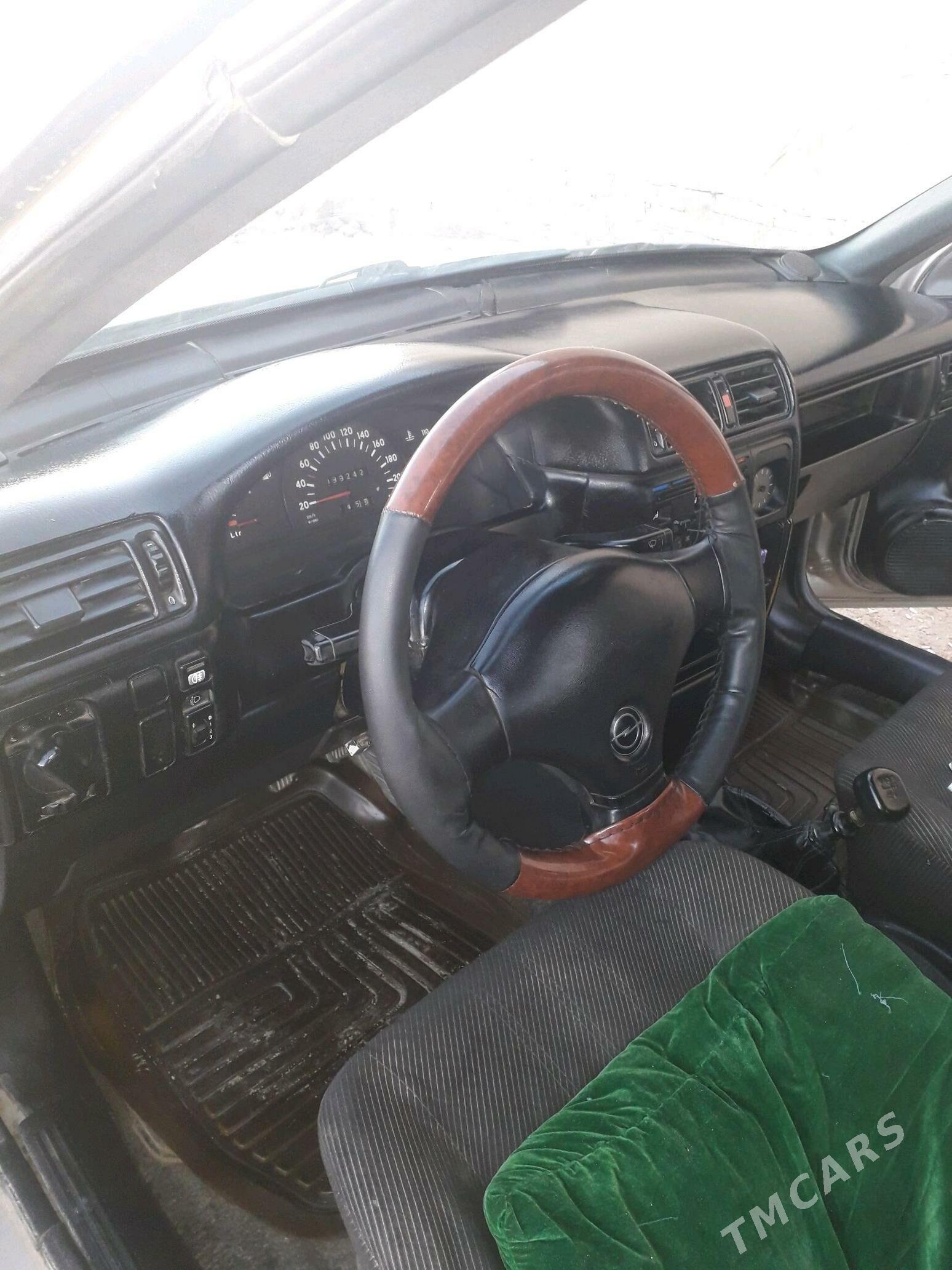 Opel Vectra 1992 - 25 000 TMT - Дашогуз - img 3