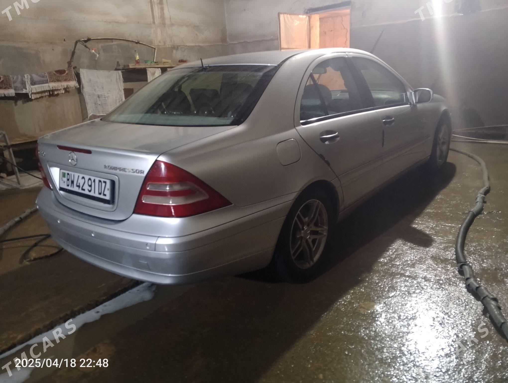 Mercedes-Benz C-Class 2002 - 84 000 TMT - Гороглы (Тагта) - img 3