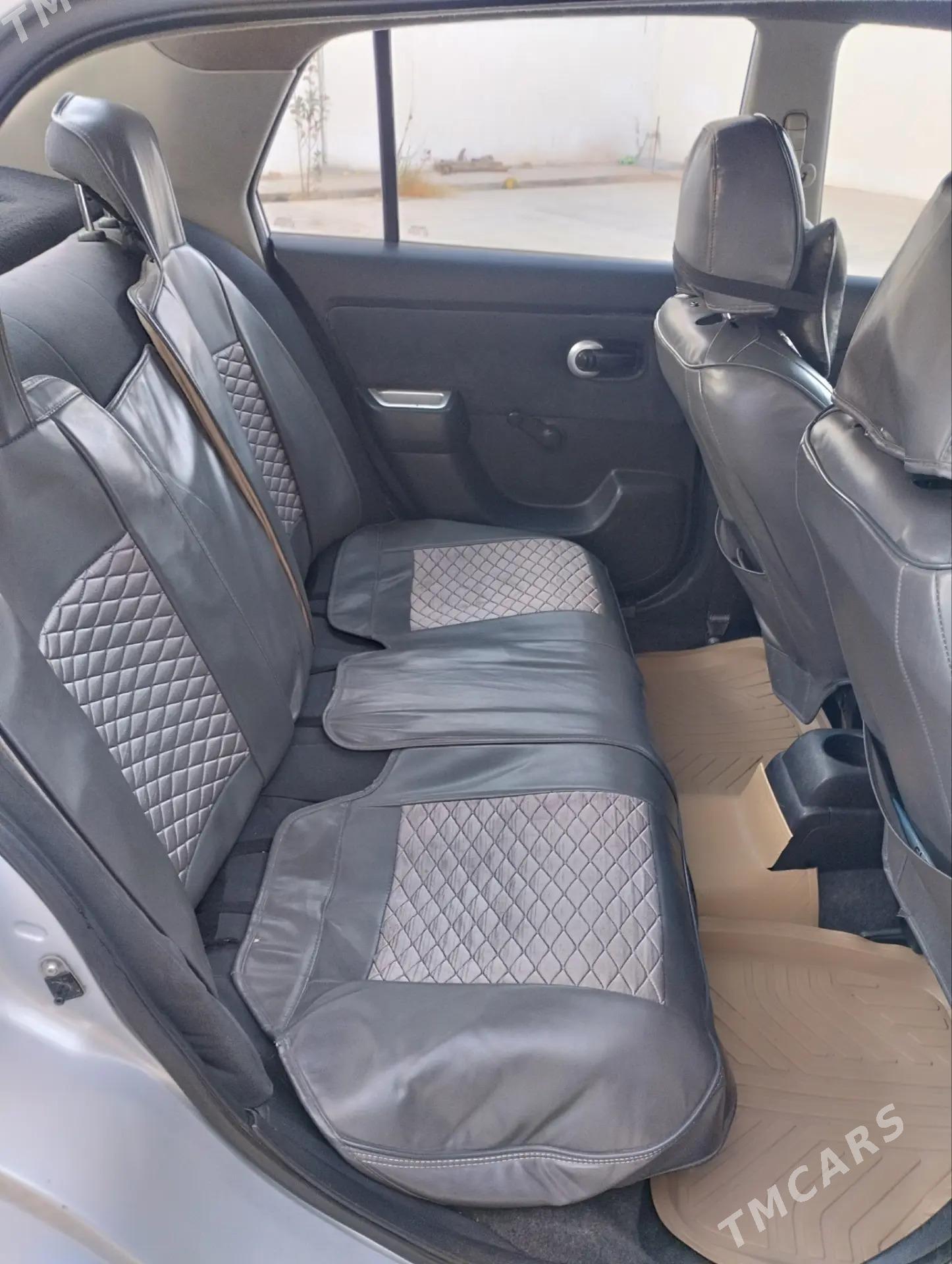 Nissan Versa 2010 - 110 000 TMT - Туркменабат - img 5