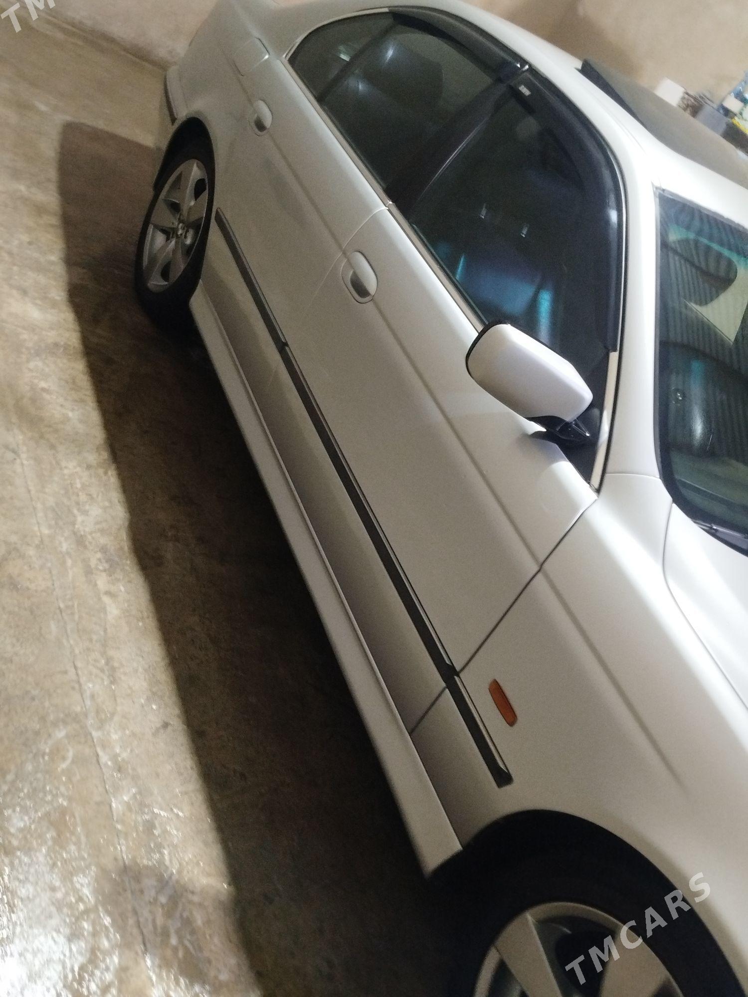 BMW E39 2001 - 145 000 TMT - Bereket - img 3