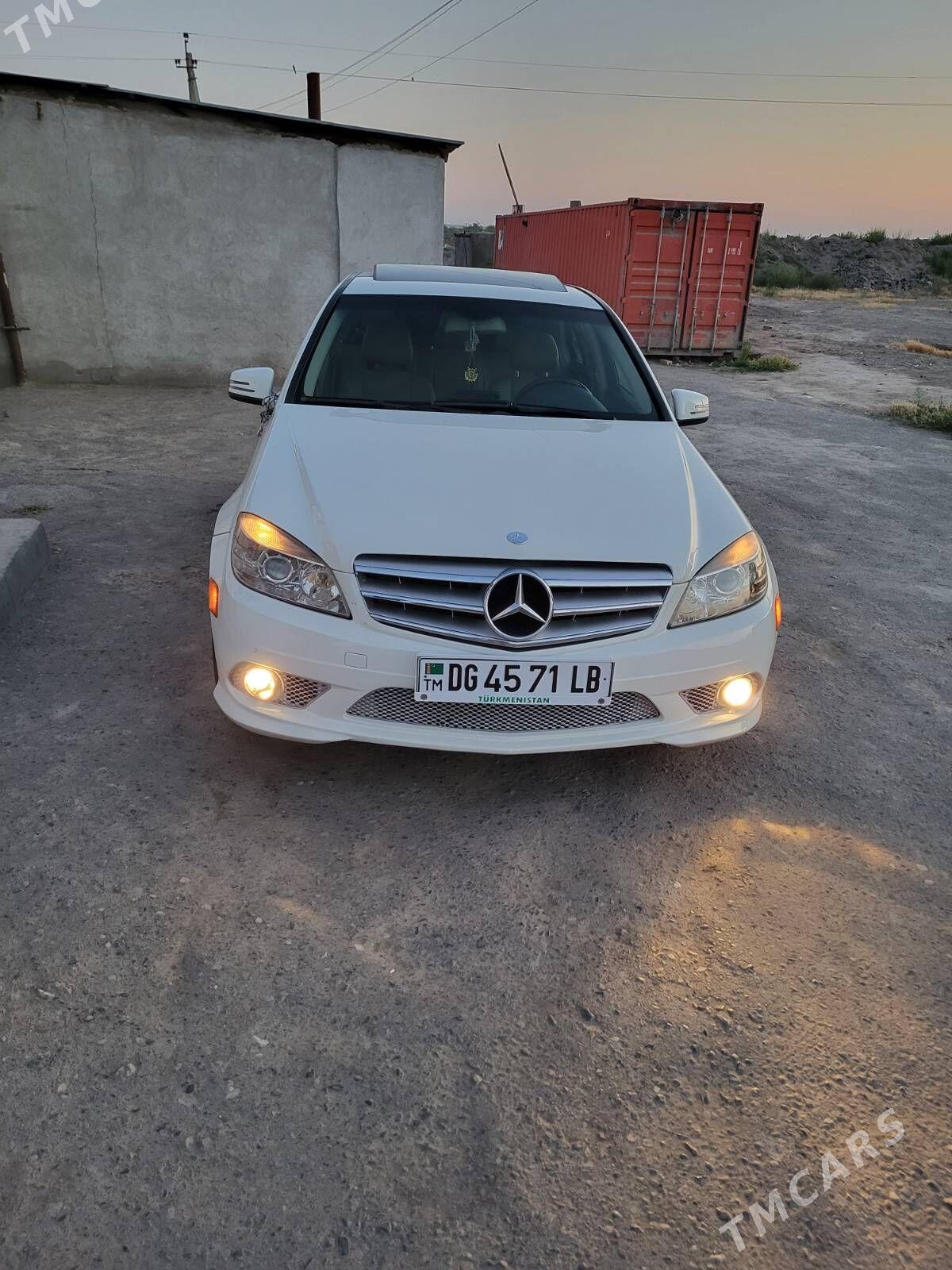 Mercedes-Benz C300 2010 - 230 000 TMT - Туркменабат - img 1