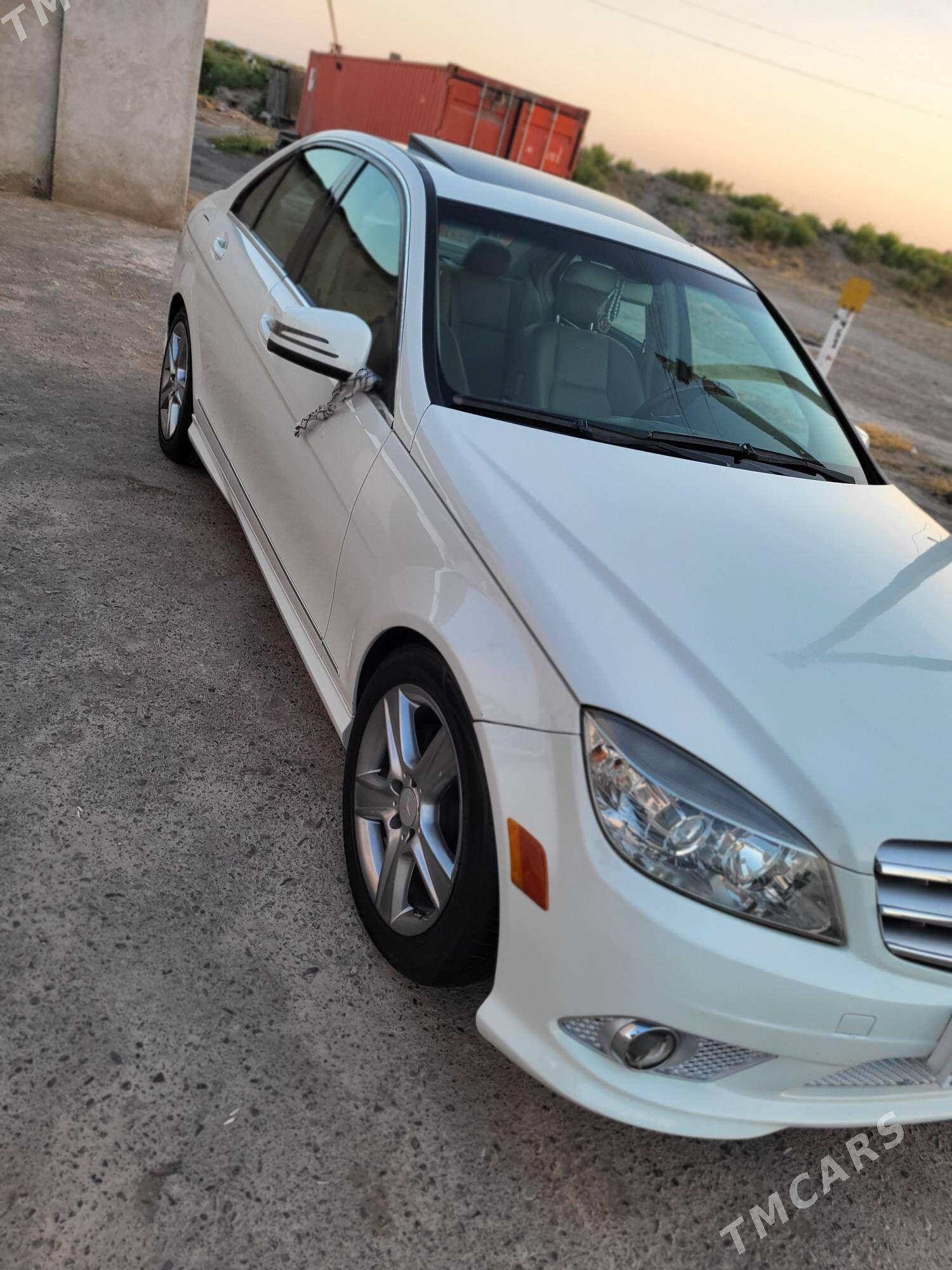 Mercedes-Benz C300 2010 - 230 000 TMT - Туркменабат - img 4