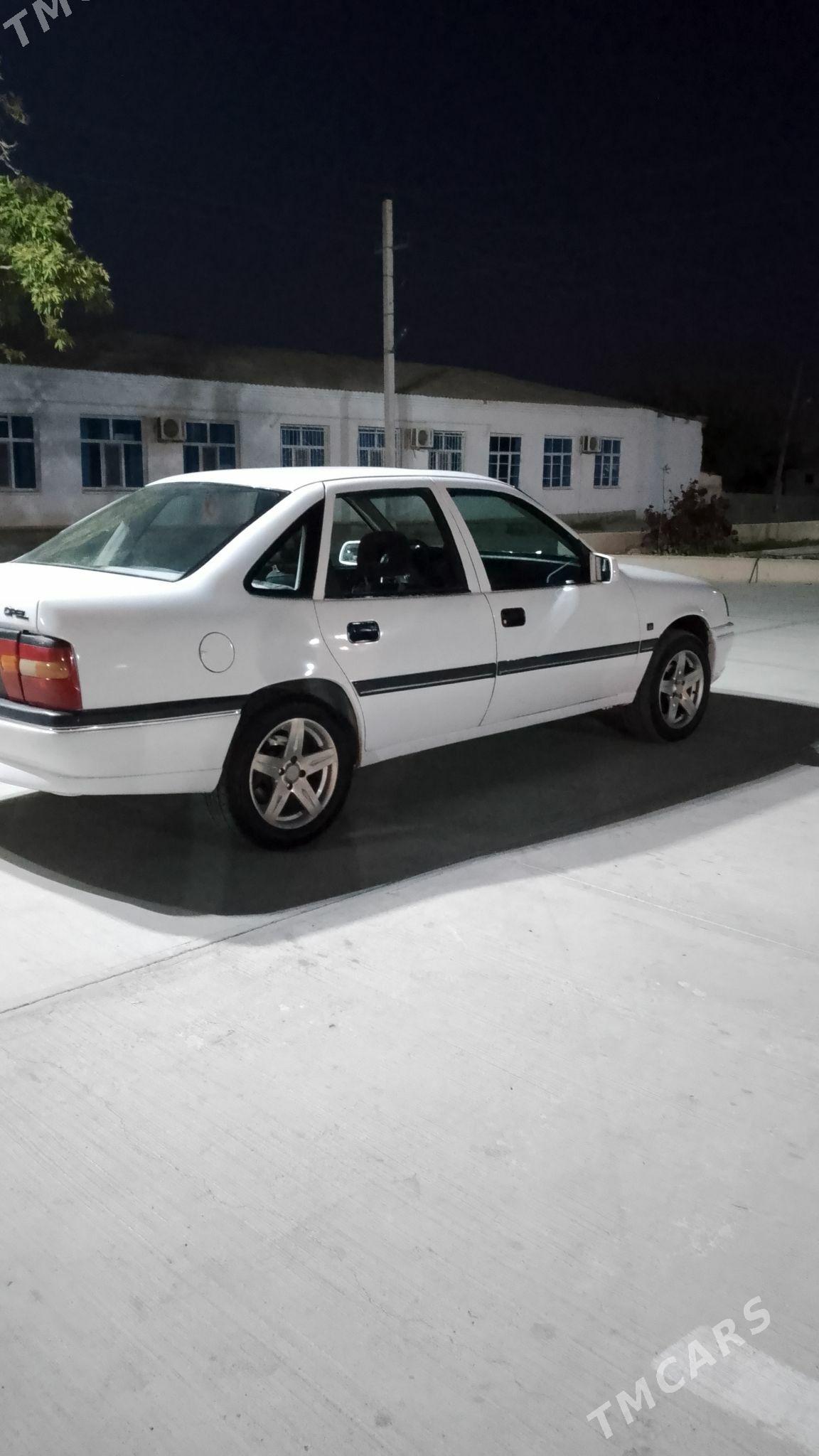 Opel Vectra 1992 - 45 000 TMT - Бахарден - img 5