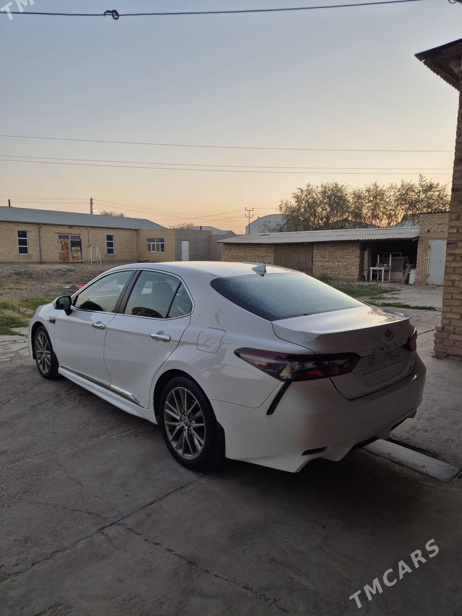 Toyota Camry 2021 - 340 000 TMT - Мары - img 3