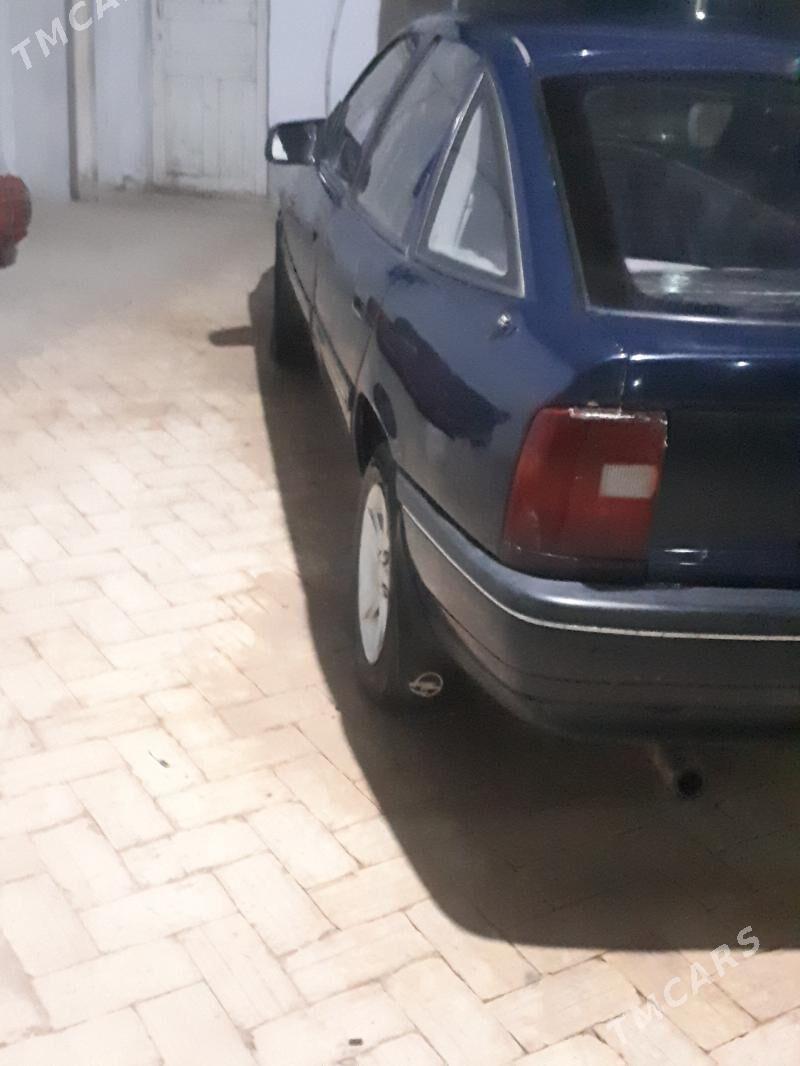 Opel Vectra 1992 - 30 000 TMT - Мургап - img 2