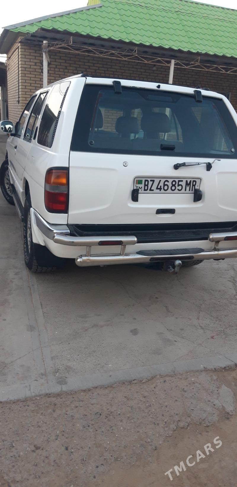 Nissan Pathfinder 1997 - 85 000 TMT - Байрамали - img 1