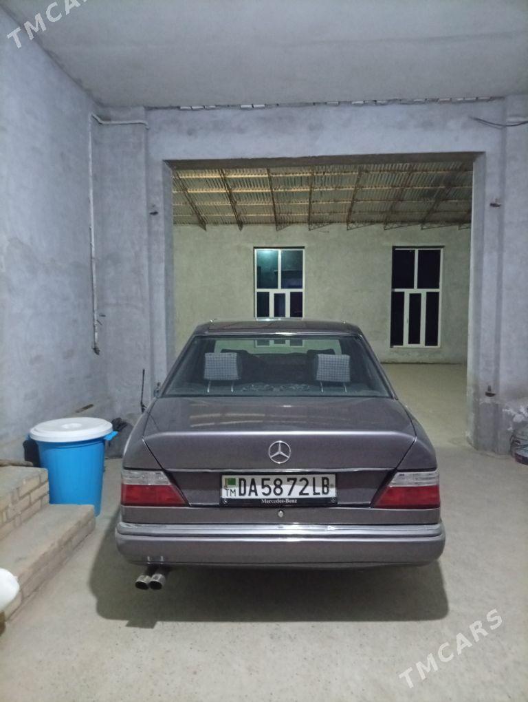 Mercedes-Benz W123 1991 - 40 000 TMT - Дянев - img 3