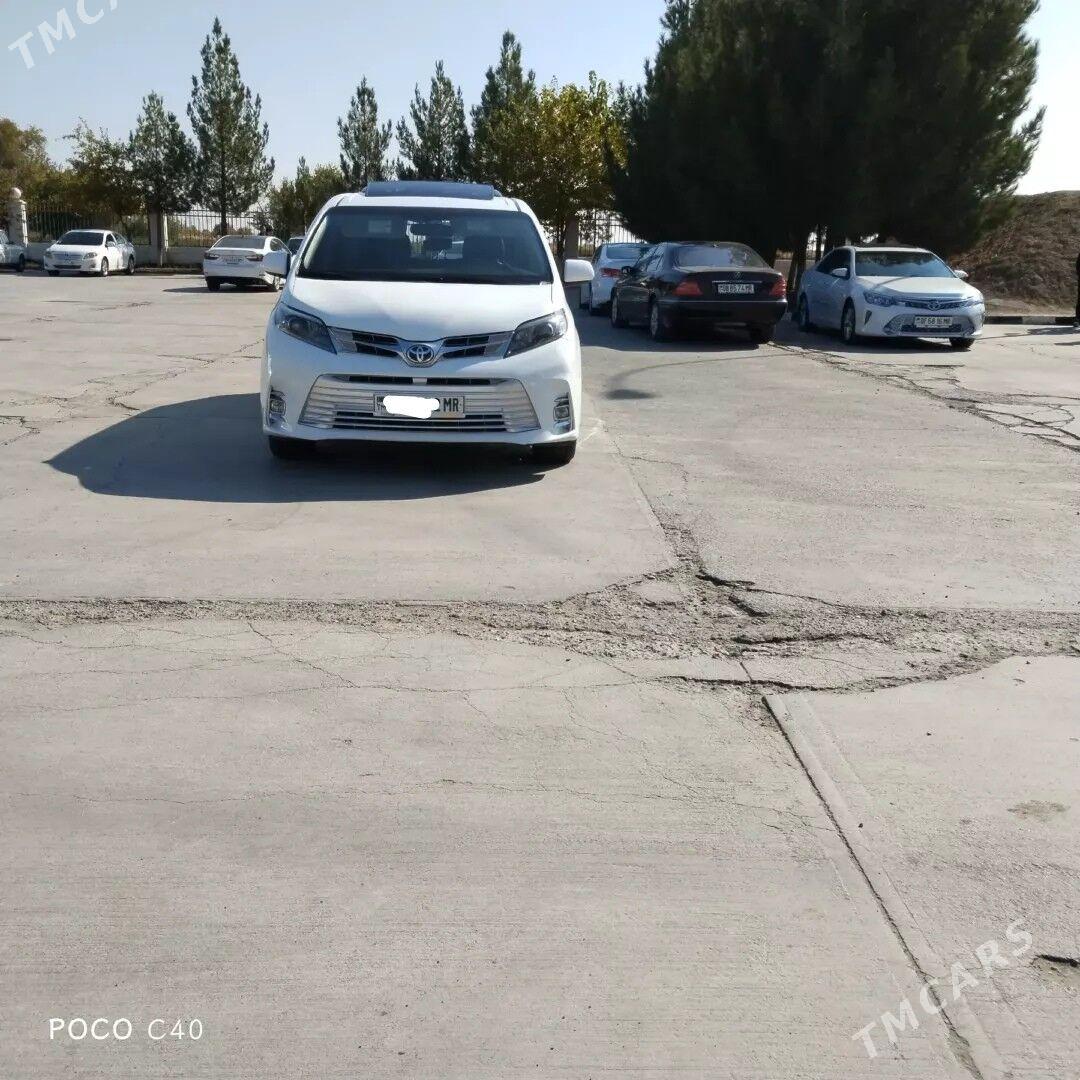 Toyota Sienna 2017 - 430 000 TMT - Мары - img 2