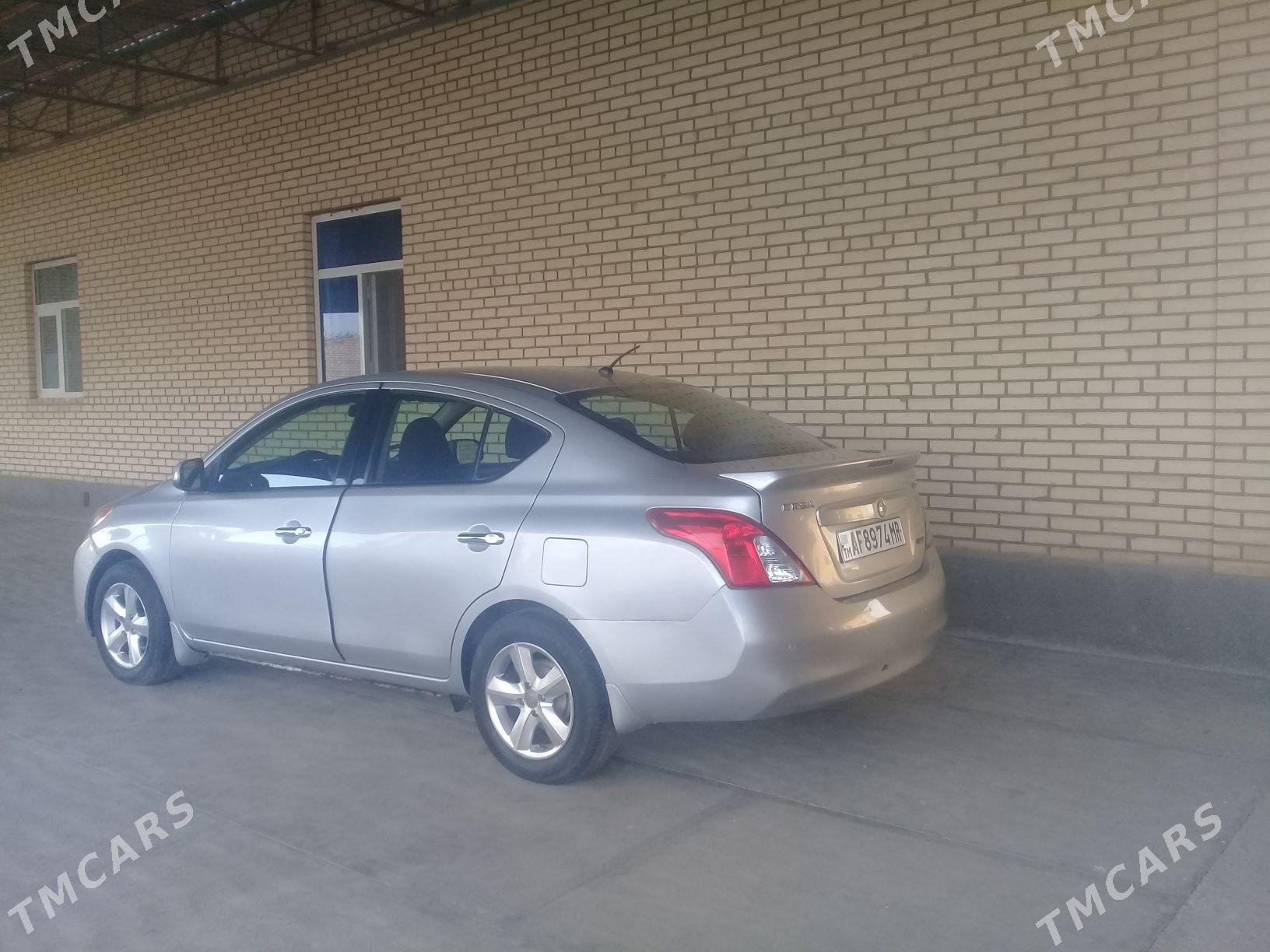 Nissan Versa 2013 - 110 000 TMT - Мары - img 5