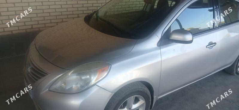 Nissan Versa 2013 - 110 000 TMT - Мары - img 3