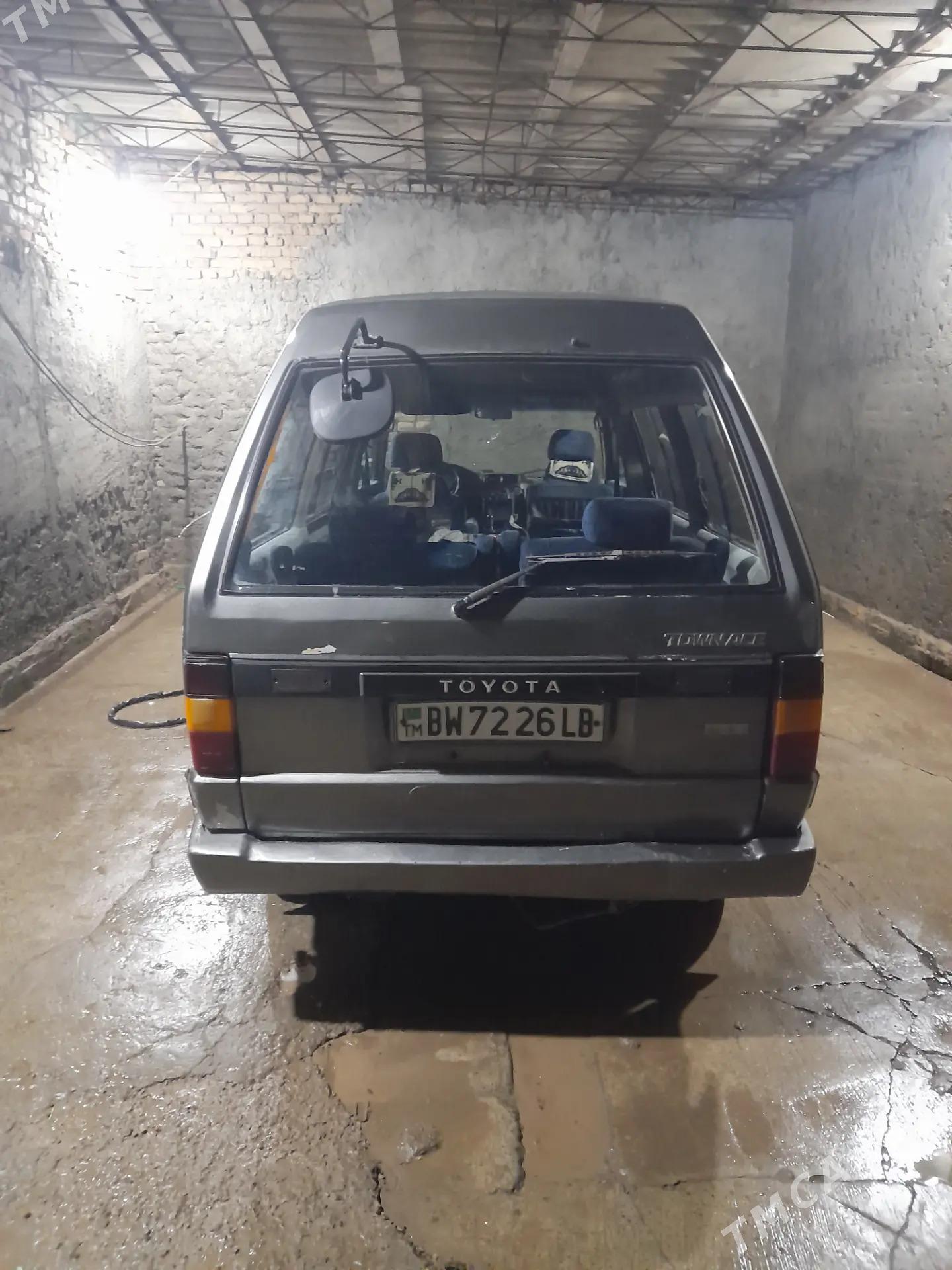 Toyota Town Ace 1987 - 33 000 TMT - Saýat - img 3