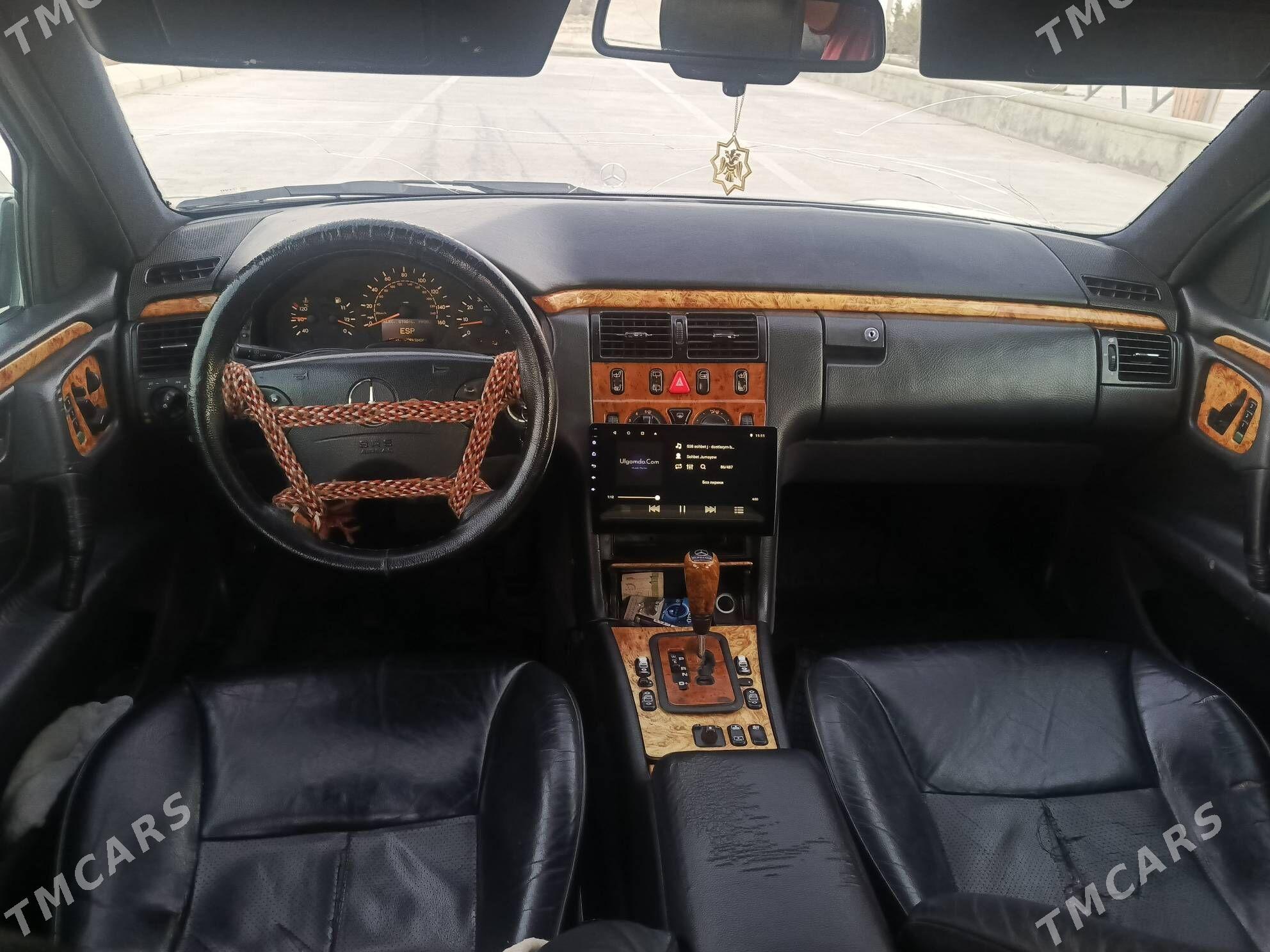 Mercedes-Benz E320 2001 - 95 000 TMT - Бахарден - img 6