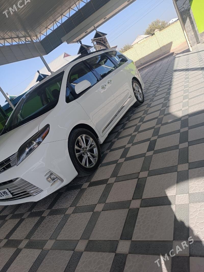 Toyota Sienna 2017 - 430 000 TMT - Мары - img 11