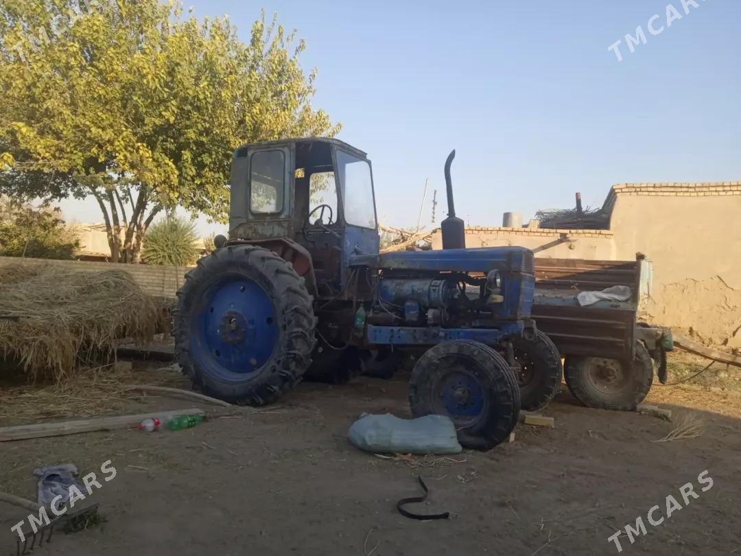 MTZ T-28 1986 - 40 000 TMT - Farap - img 3