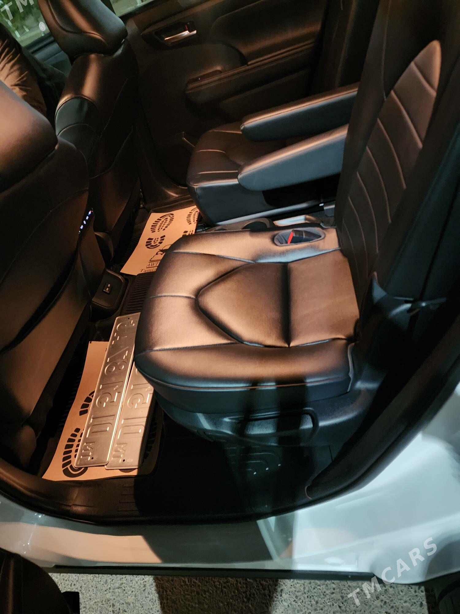 Toyota Highlander 2023 - 460 000 TMT - Aşgabat - img 7