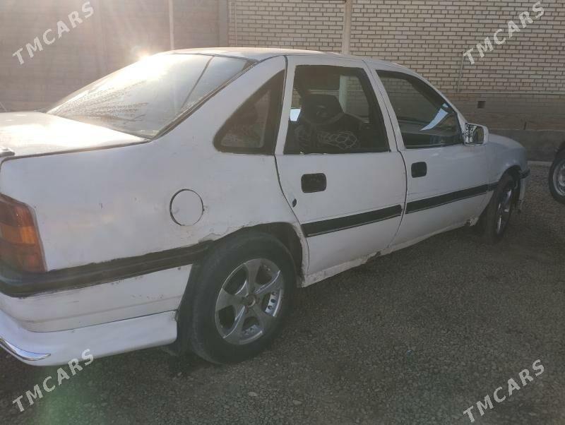 Opel Vectra 1990 - 13 000 TMT - Векильбазар - img 3