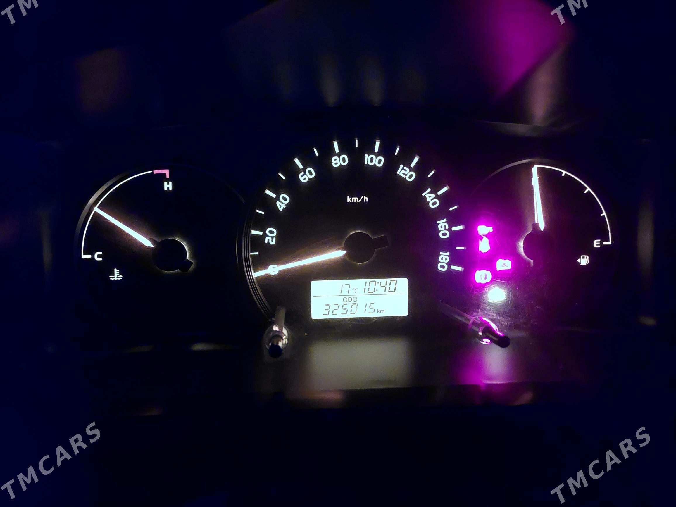 Toyota Hiace 2014 - 380 000 TMT - Ашхабад - img 7