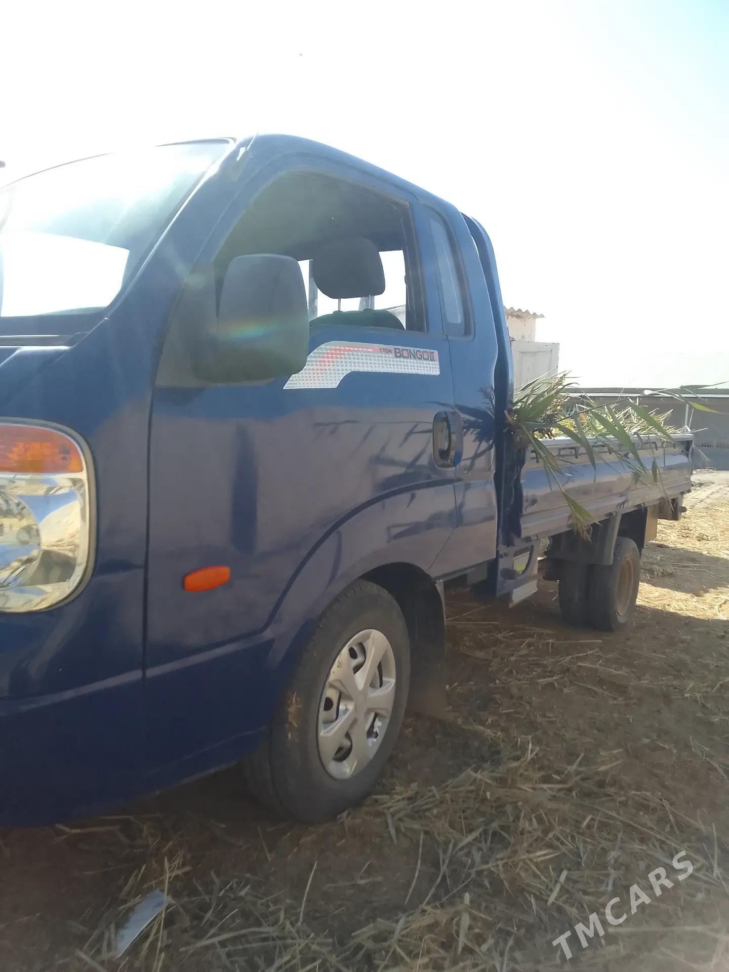 Kia Bongo 2010 - 160 000 TMT - Гурбансолтан Едже - img 3