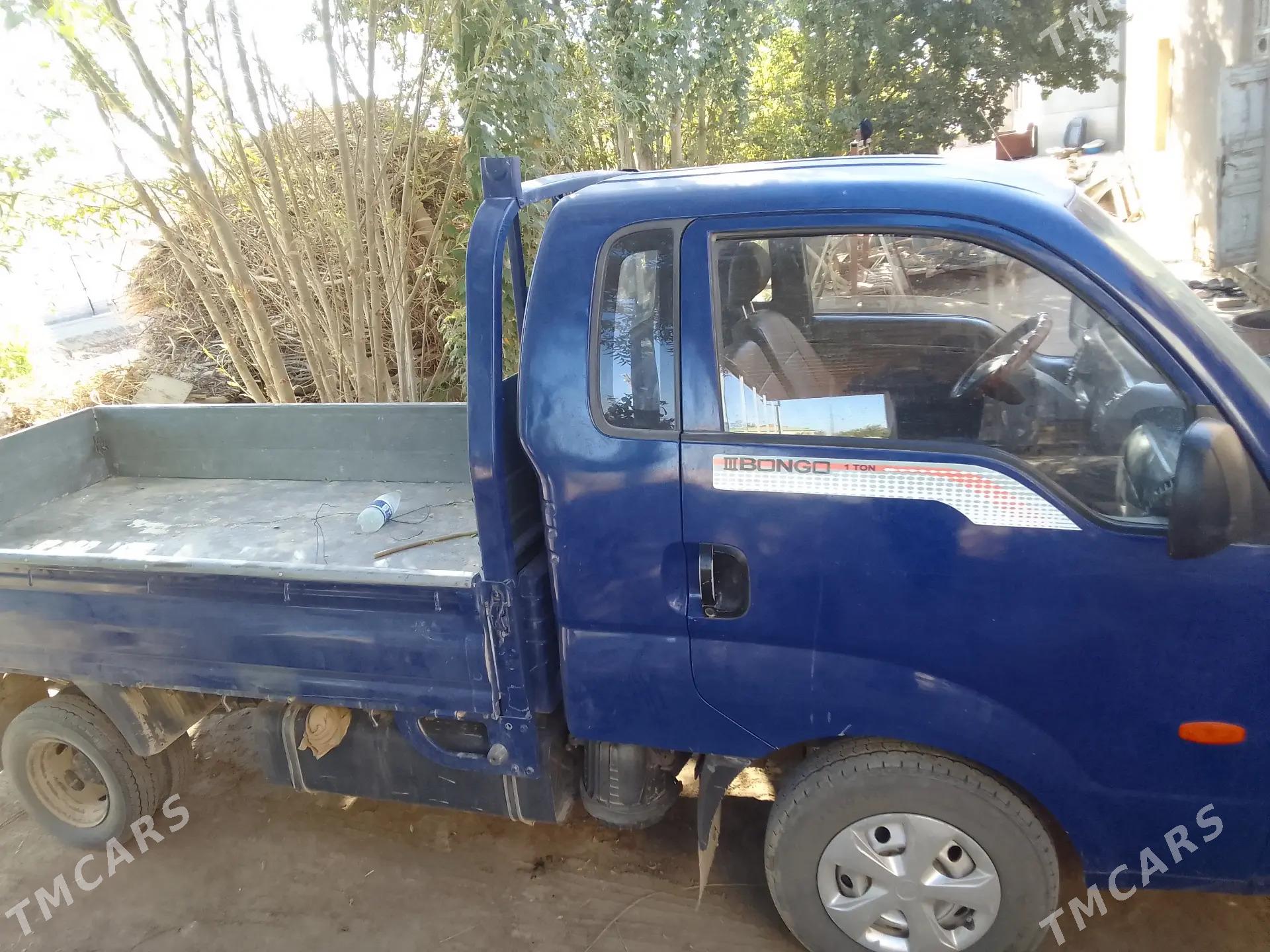 Kia Bongo 2010 - 160 000 TMT - Гурбансолтан Едже - img 4