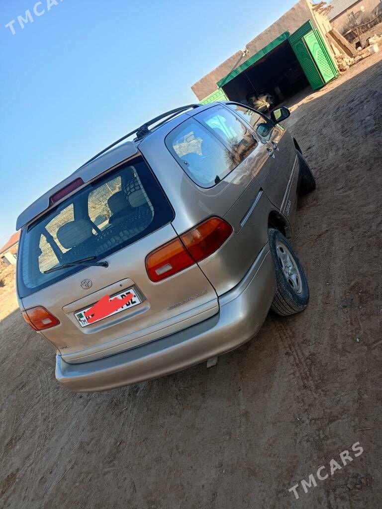 Toyota Sienna 2000 - 170 000 TMT - етр. Туркменбаши - img 2