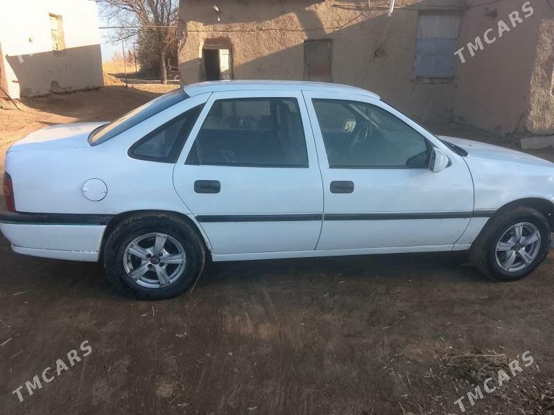 Opel Vectra 1995 - 40 000 TMT - Гороглы (Тагта) - img 2