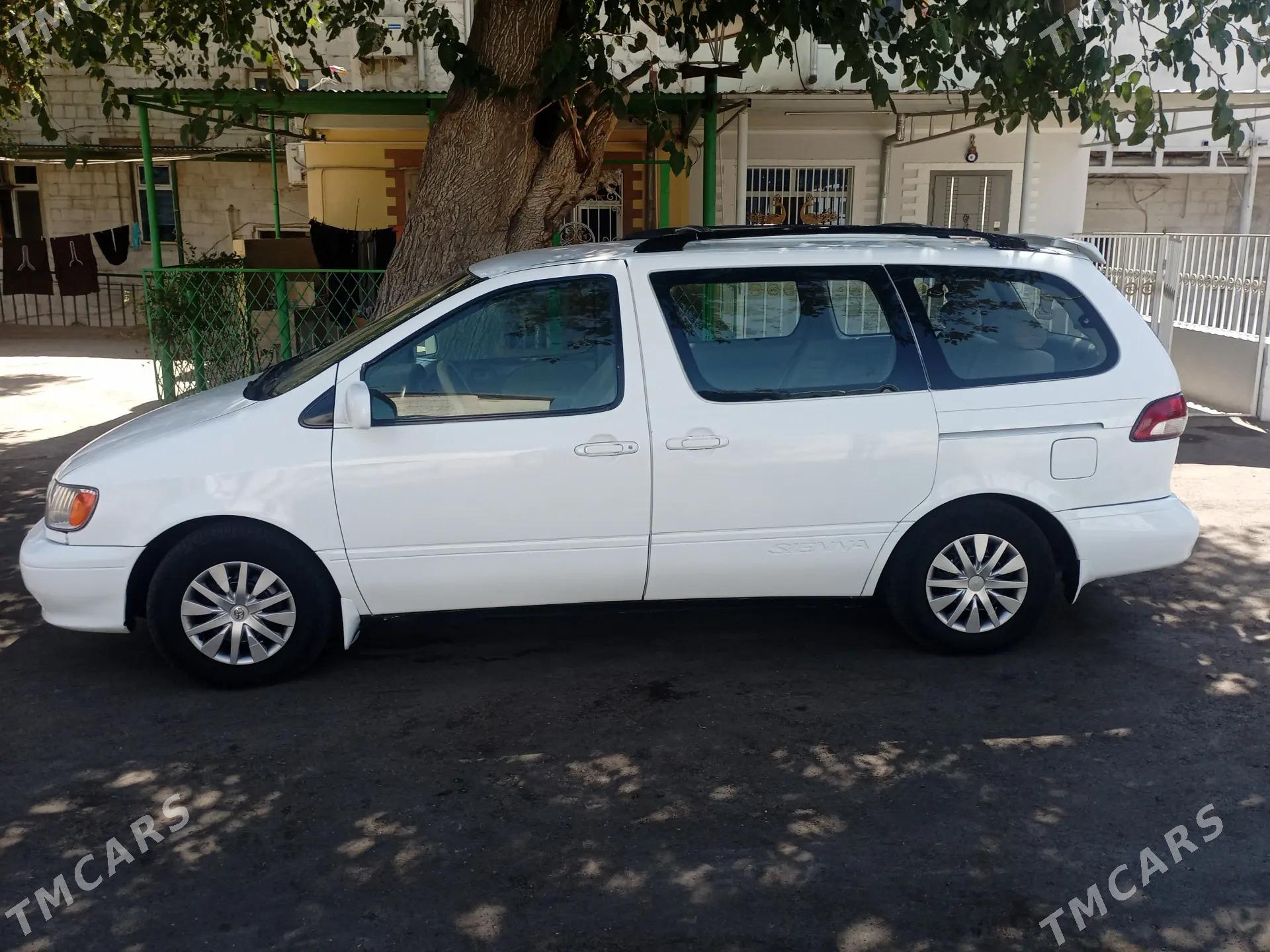 Toyota Sienna 2002 - 145 000 TMT - Gyzylarbat - img 2