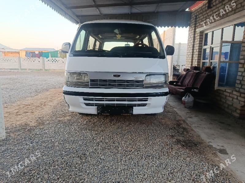 Toyota Hiace 1993 - 60 000 TMT - Мары - img 6