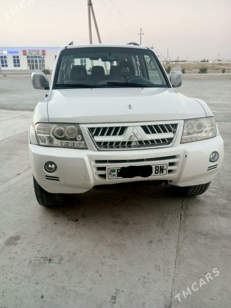 Mitsubishi Pajero 2004 - 140 000 TMT - Берекет - img 1