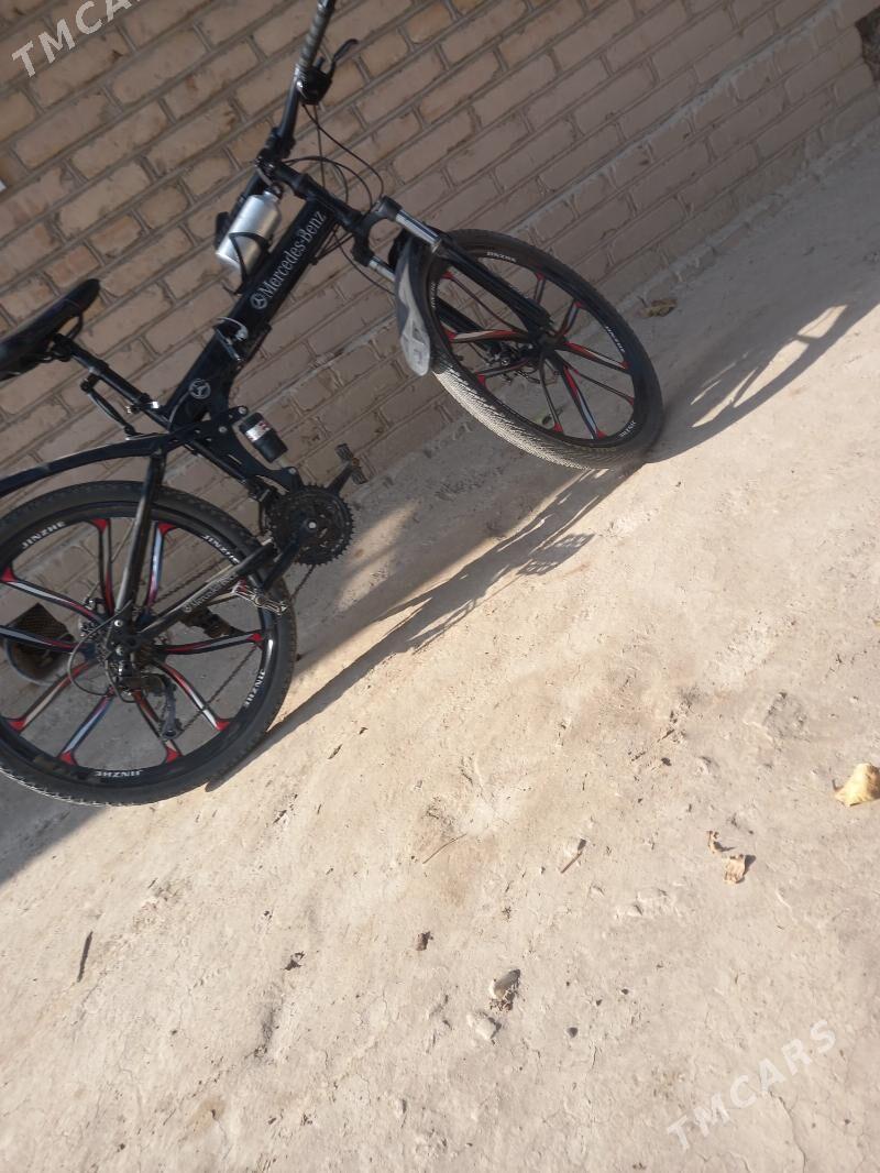 Mersedes bens - Керки - img 1