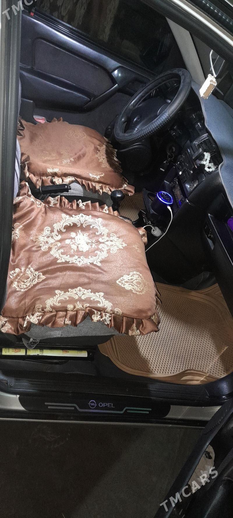 Opel Vectra 1990 - 55 000 TMT - Шабатский этрап - img 5