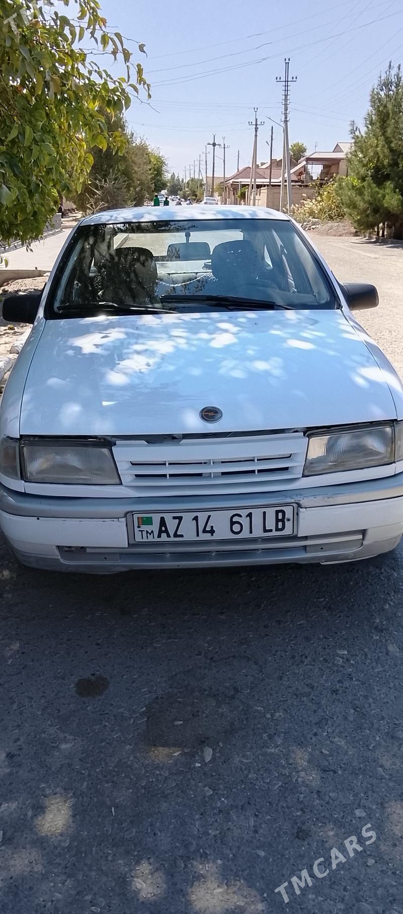 Opel Vectra 1991 - 24 000 TMT - Фарап - img 1