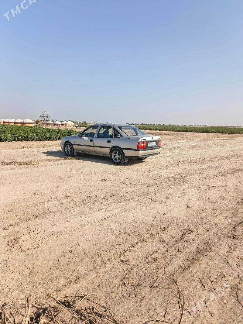 Opel Vectra 1992 - 40 000 TMT - Бахарден - img 1