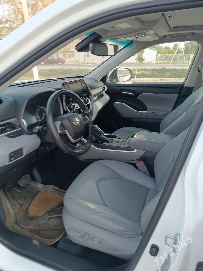 Toyota Highlander 2022 - 540 000 TMT - Мары - img 8