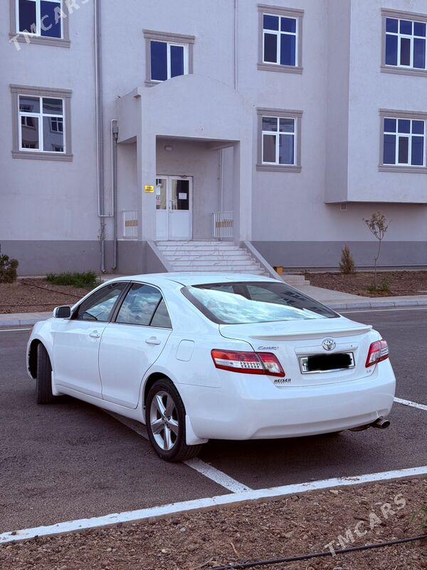 Toyota Camry 2011 - 200 000 TMT - Мары - img 5