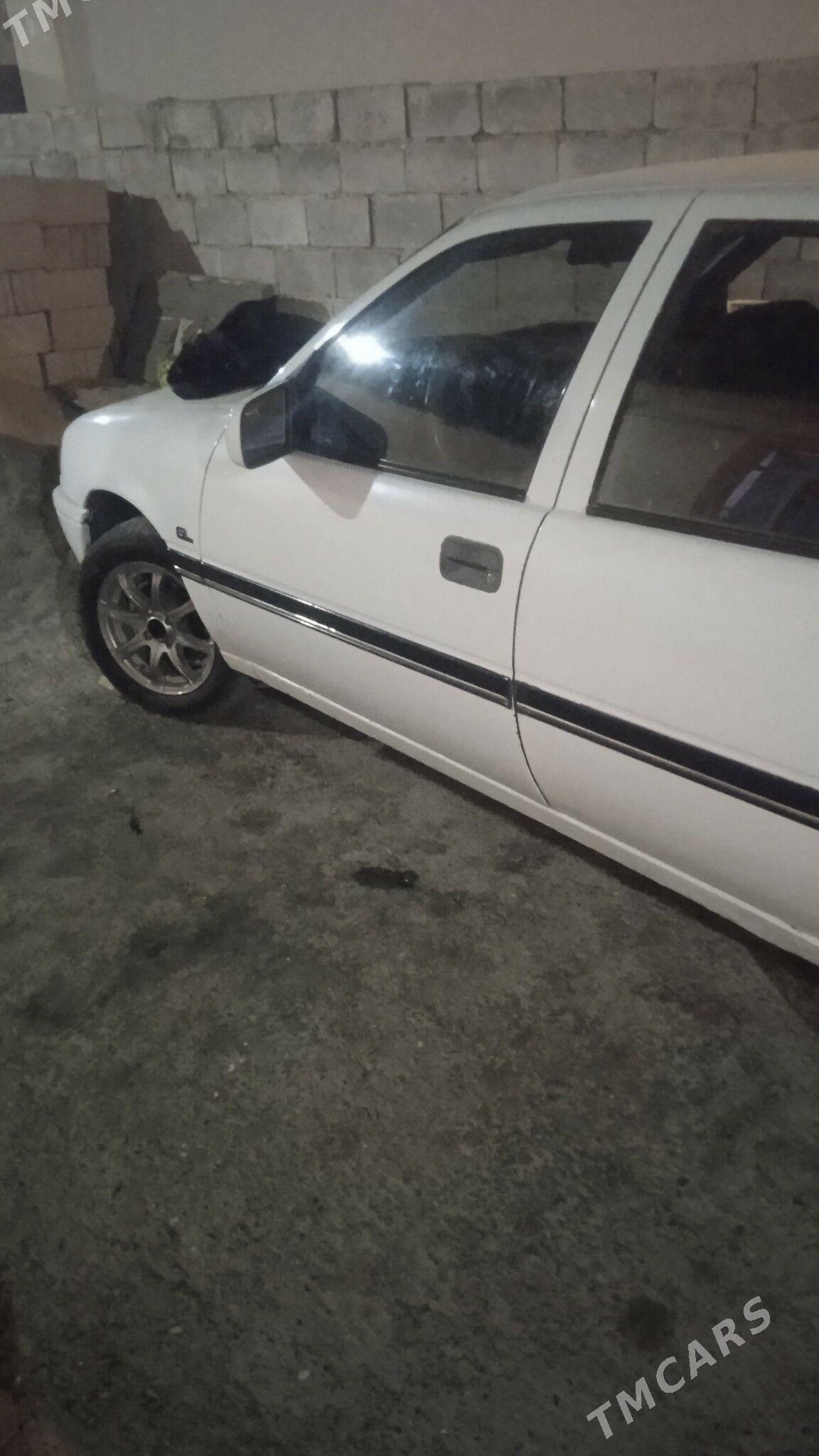 Opel Vectra 1991 - 38 000 TMT - Bagyr - img 8