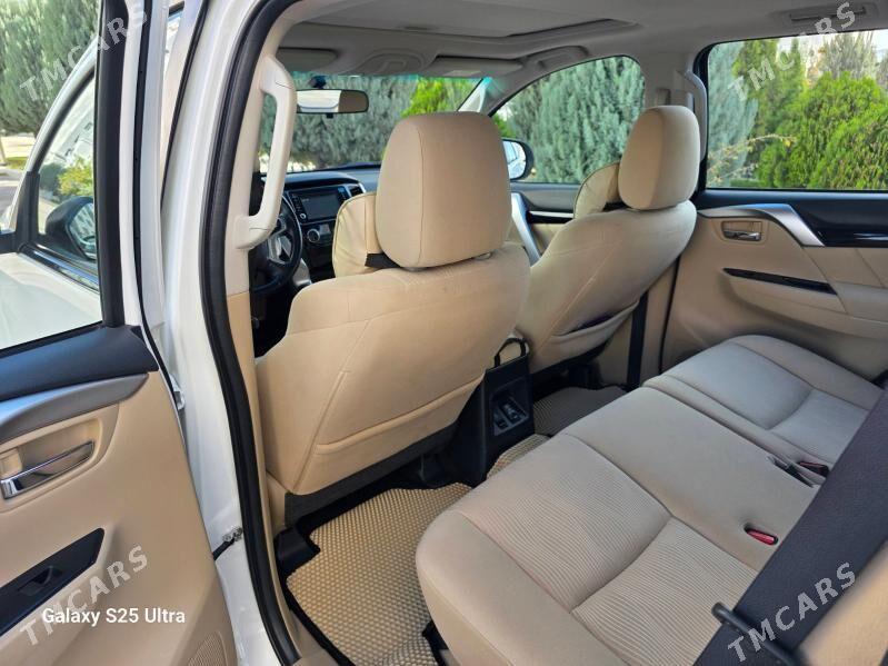 Mitsubishi Montero Sport 2019 - 370 000 TMT - 14-nji tapgyr (Sowhozny köç) - img 5