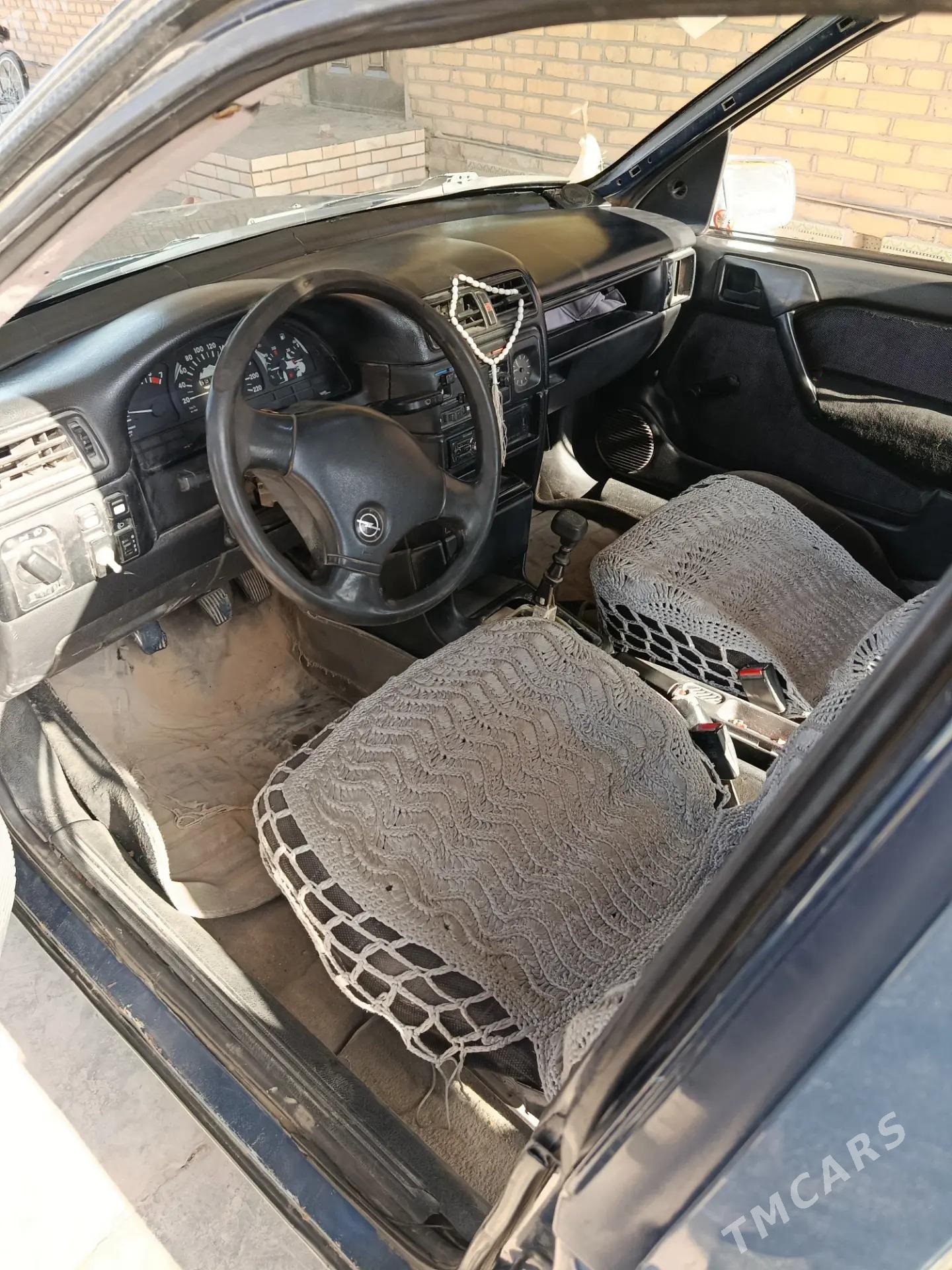 Opel Vectra 1992 - 20 000 TMT - Mary - img 2