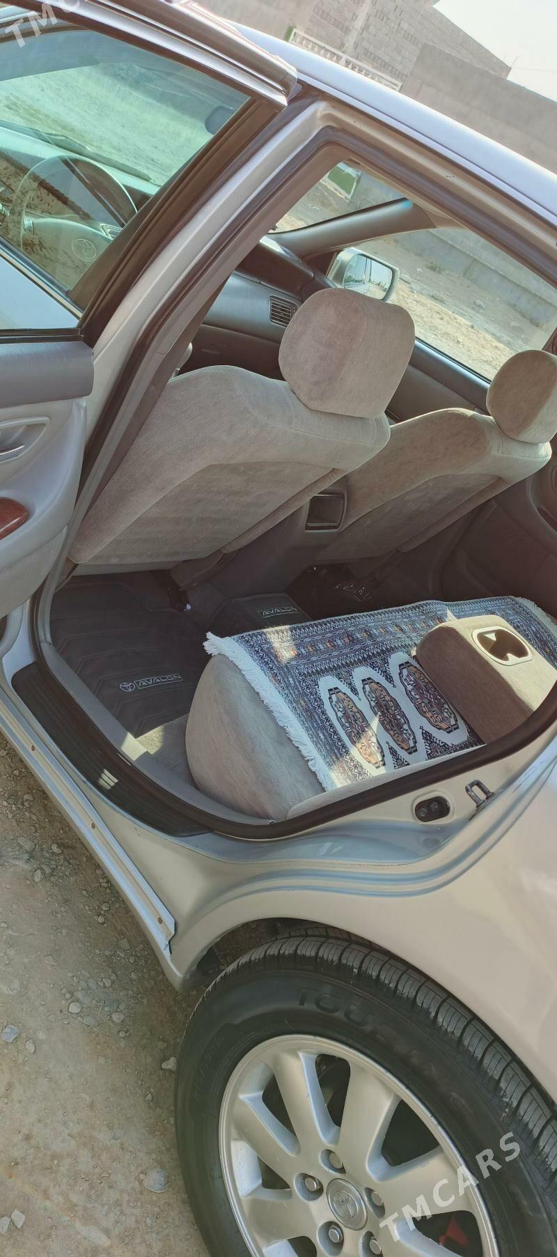 Toyota Avalon 2002 - 180 000 TMT - Гызыларбат - img 7