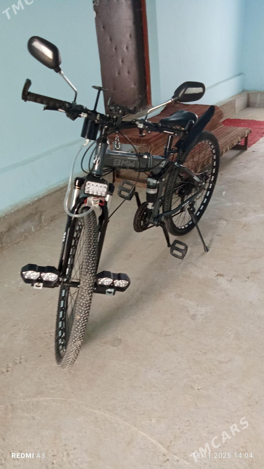 BMW velik - Чарджоу - img 1