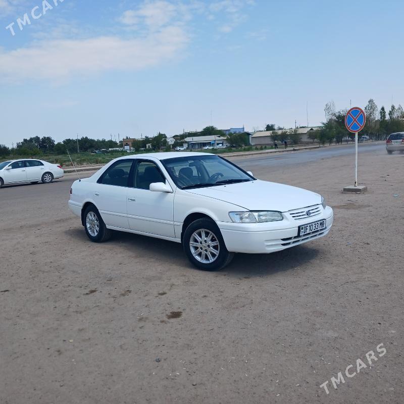 Toyota Camry 1998 - 128 000 TMT - Дашогуз - img 2