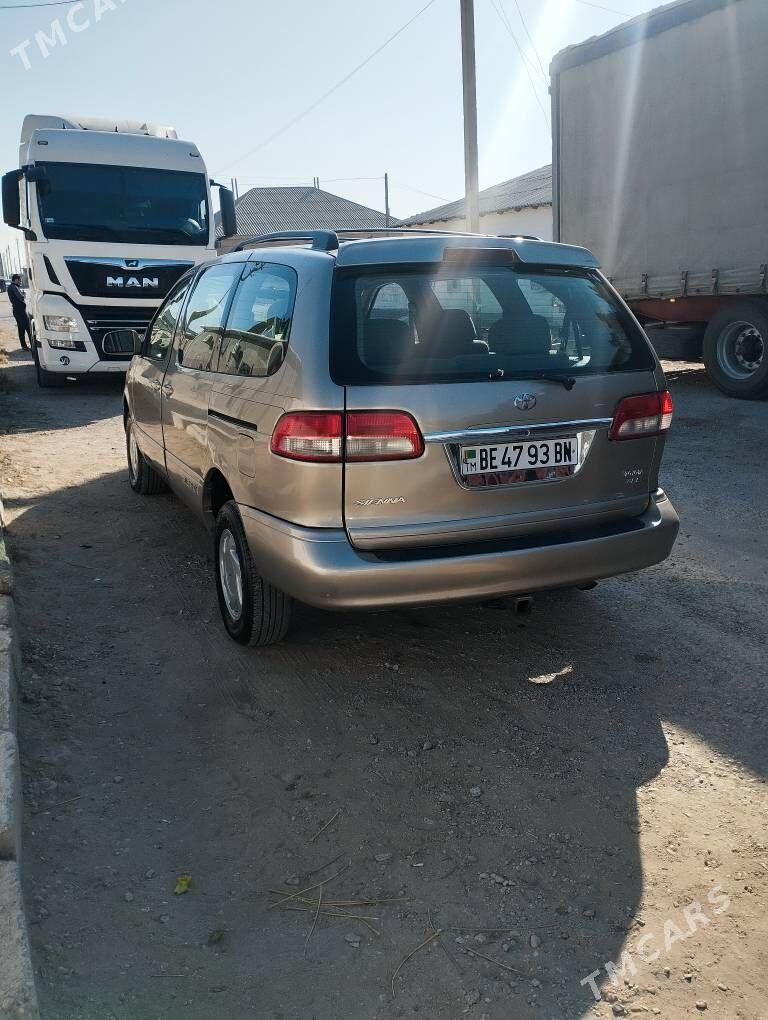 Toyota Sienna 2002 - 165 000 TMT - Balkanabat - img 2