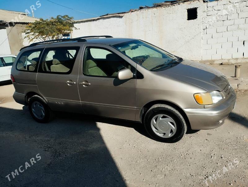 Toyota Sienna 2002 - 165 000 TMT - Balkanabat - img 4