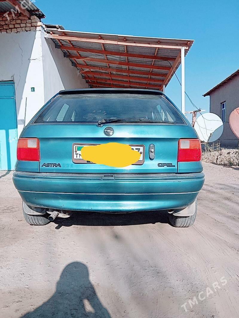 Opel Astra 1993 - 40 000 TMT - Губадаг - img 2