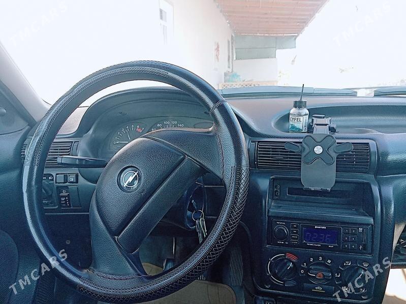 Opel Astra 1993 - 40 000 TMT - Губадаг - img 6