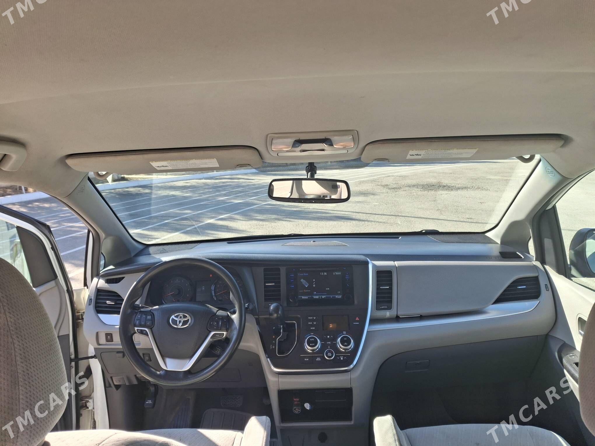 Toyota Sienna 2017 - 330 000 TMT - Aşgabat - img 4